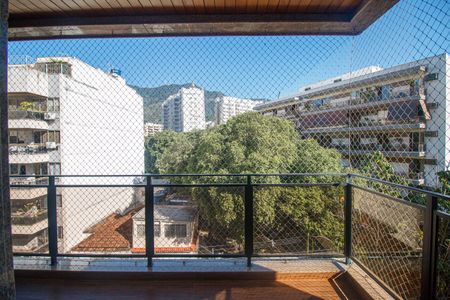 Apartamento à venda com 218m², 4 quartos e 2 vagas Apartamento à venda com 218m², 4 quartos e 2 vagasQuarto Suite 1 Vista