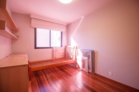 Apartamento à venda com 218m², 4 quartos e 2 vagas Apartamento à venda com 218m², 4 quartos e 2 vagasQuarto 3