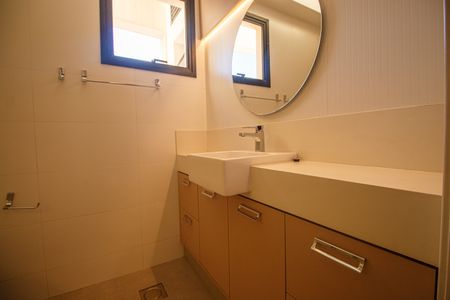 Apartamento à venda com 218m², 4 quartos e 2 vagas Apartamento à venda com 218m², 4 quartos e 2 vagasBanheiro Suite 1