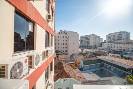 Apartamento à venda com 218m², 4 quartos e 2 vagas Apartamento à venda com 218m², 4 quartos e 2 vagasÁrea de Serviço Vista