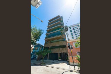 Apartamento à venda com 218m², 4 quartos e 2 vagas Apartamento à venda com 218m², 4 quartos e 2 vagasFachada