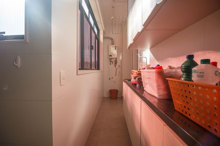 Apartamento à venda com 218m², 4 quartos e 2 vagas Apartamento à venda com 218m², 4 quartos e 2 vagasÁrea de Serviço