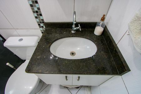 Casa à venda com 92m², 3 quartos e 2 vagasBanheiro do quarto 1