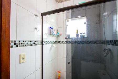 Casa à venda com 92m², 3 quartos e 2 vagasBanheiro do quarto 1