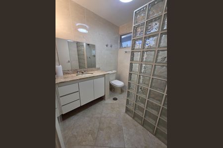 Apartamento à venda com 196m², 4 quartos e 2 vagasBanheiro 
