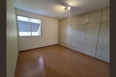 Apartamento à venda com 196m², 4 quartos e 2 vagasQuarto