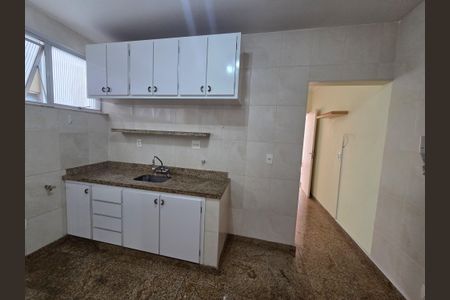 Apartamento à venda com 196m², 4 quartos e 2 vagasCozinha