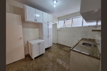 Apartamento à venda com 196m², 4 quartos e 2 vagasCozinha