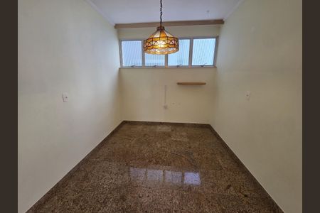 Apartamento à venda com 196m², 4 quartos e 2 vagasCozinha