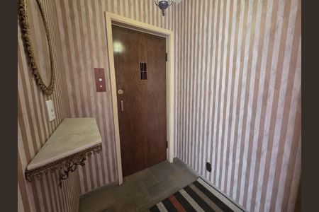 Apartamento à venda com 196m², 4 quartos e 2 vagasHall de entrada