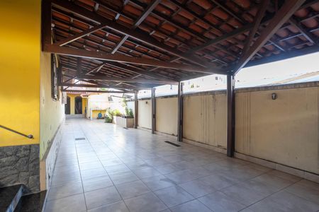 Casa à venda com 303m², 4 quartos e 6 vagasGaragem