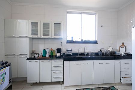 Casa à venda com 303m², 4 quartos e 6 vagasCozinha