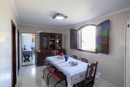 Casa à venda com 303m², 4 quartos e 6 vagasCopa