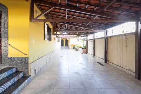 Casa à venda com 303m², 4 quartos e 6 vagasGaragem