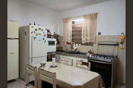 Casa à venda com 125m², 2 quartos e 2 vagas Casa à venda com 125m², 2 quartos e 2 vagasCozinha