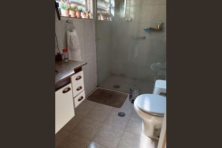 Casa à venda com 125m², 2 quartos e 2 vagas Casa à venda com 125m², 2 quartos e 2 vagasBanheiro