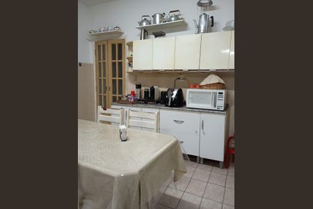 Casa à venda com 125m², 2 quartos e 2 vagas Casa à venda com 125m², 2 quartos e 2 vagasCozinha