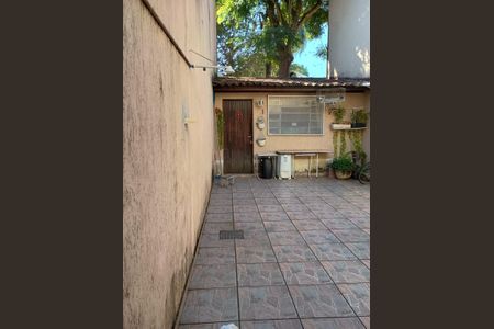 Casa à venda com 125m², 2 quartos e 2 vagas Casa à venda com 125m², 2 quartos e 2 vagasÁrea externa