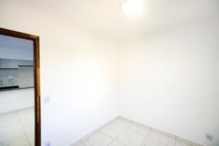 Quarto 01 de apartamento para alugar com 2 quartos, 54m² em Vila Carlos de Campos, São Paulo