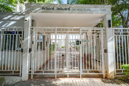 Apartamento à venda com 73m², 3 quartos e 2 vagasFachada e portaria