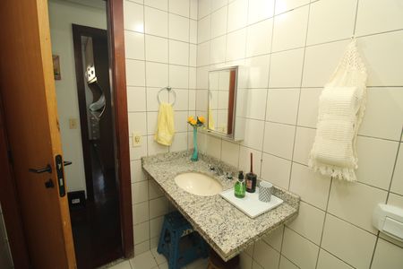 Apartamento à venda com 145m², 4 quartos e 2 vagasBanheiro Social