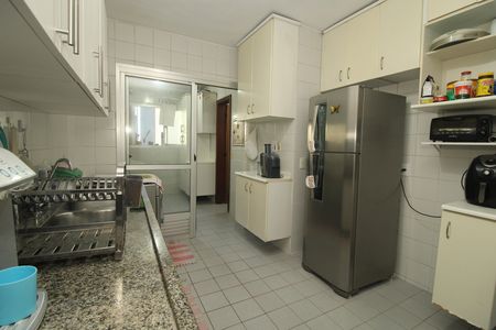 Apartamento à venda com 145m², 4 quartos e 2 vagasCozinha