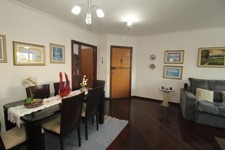 Apartamento à venda com 145m², 4 quartos e 2 vagasSala