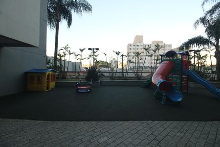 Apartamento à venda com 145m², 4 quartos e 2 vagasÁrea comum - Playground