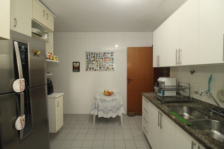 Apartamento à venda com 145m², 4 quartos e 2 vagasCozinha