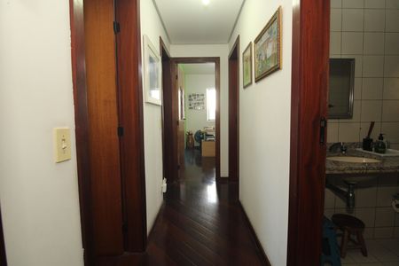 Apartamento à venda com 145m², 4 quartos e 2 vagasCorredor