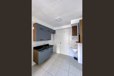 Apartamento para alugar com 34m², 2 quartos e sem vaga Apartamento para alugar com 34m², 2 quartos e sem vagaCozinha e Área de Serviço