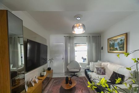 Casa para alugar com 110m², 2 quartos e 2 vagasSala