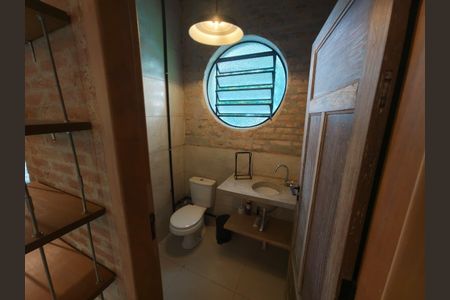 Casa para alugar com 230m², 2 quartos e 1 vaga Casa para alugar com 230m², 2 quartos e 1 vagaBanheiro