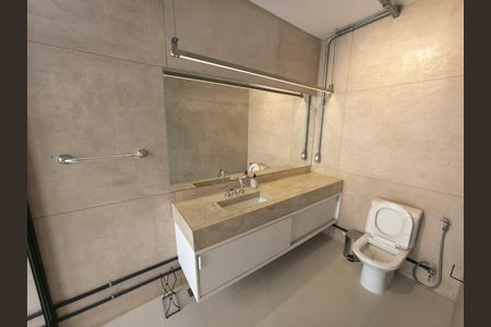 Casa para alugar com 230m², 2 quartos e 1 vaga Casa para alugar com 230m², 2 quartos e 1 vagaBanheiro