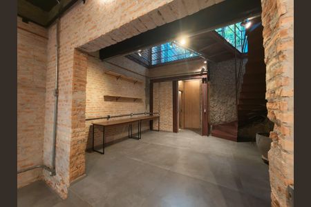 Casa para alugar com 230m², 2 quartos e 1 vaga Casa para alugar com 230m², 2 quartos e 1 vagaSala