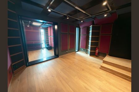 Casa para alugar com 230m², 2 quartos e 1 vaga Casa para alugar com 230m², 2 quartos e 1 vagaQuarto