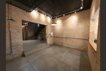 Casa para alugar com 230m², 2 quartos e 1 vaga Casa para alugar com 230m², 2 quartos e 1 vagaSala