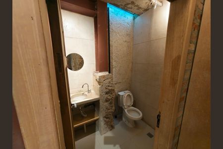 Casa para alugar com 230m², 2 quartos e 1 vaga Casa para alugar com 230m², 2 quartos e 1 vagaBanheiro