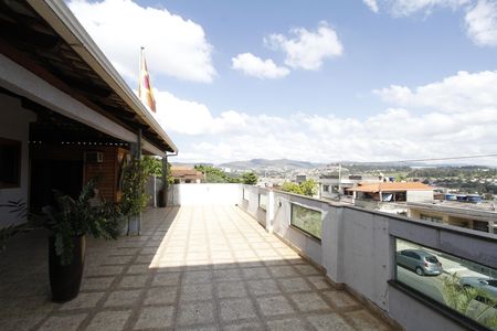 Casa à venda com 510m², 3 quartos e 2 vagasVaranda