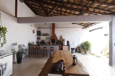 Casa à venda com 510m², 3 quartos e 2 vagasChurrasqueira