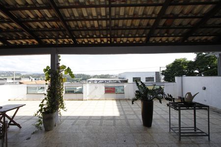 Casa à venda com 510m², 3 quartos e 2 vagasVaranda