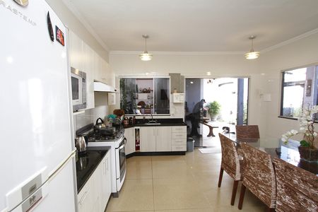 Casa à venda com 510m², 3 quartos e 2 vagasCozinha
