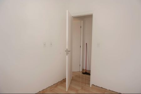 Quarto 02 de apartamento para alugar com 2 quartos, 58m² em Pequeno Coração, Itaquaquecetuba