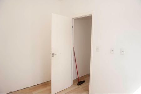 Quarto 02 de apartamento para alugar com 2 quartos, 58m² em Pequeno Coração, Itaquaquecetuba