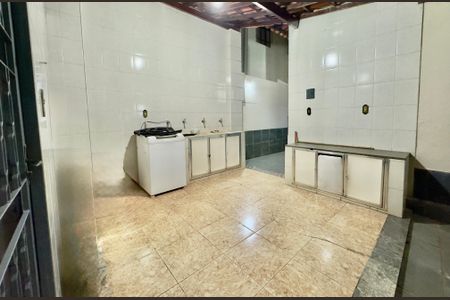 Casa à venda com 3 quartos, 119m² em Califórnia, Belo Horizonte