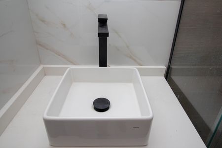 Apartamento à venda com 34m², 2 quartos e sem vaga Apartamento à venda com 34m², 2 quartos e sem vagaBanheiro