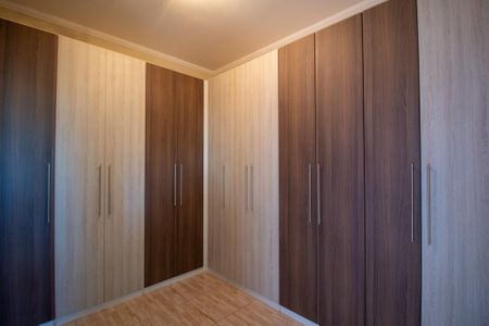 Casa de condomínio para alugar com 212m², 3 quartos e 3 vagasCloset