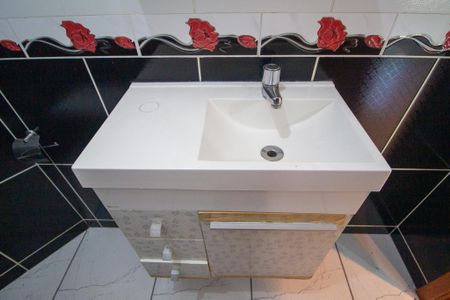 Casa de condomínio para alugar com 212m², 3 quartos e 3 vagasLavabo 