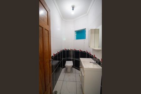 Casa de condomínio para alugar com 212m², 3 quartos e 3 vagasLavabo 