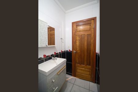 Casa de condomínio para alugar com 212m², 3 quartos e 3 vagasLavabo 